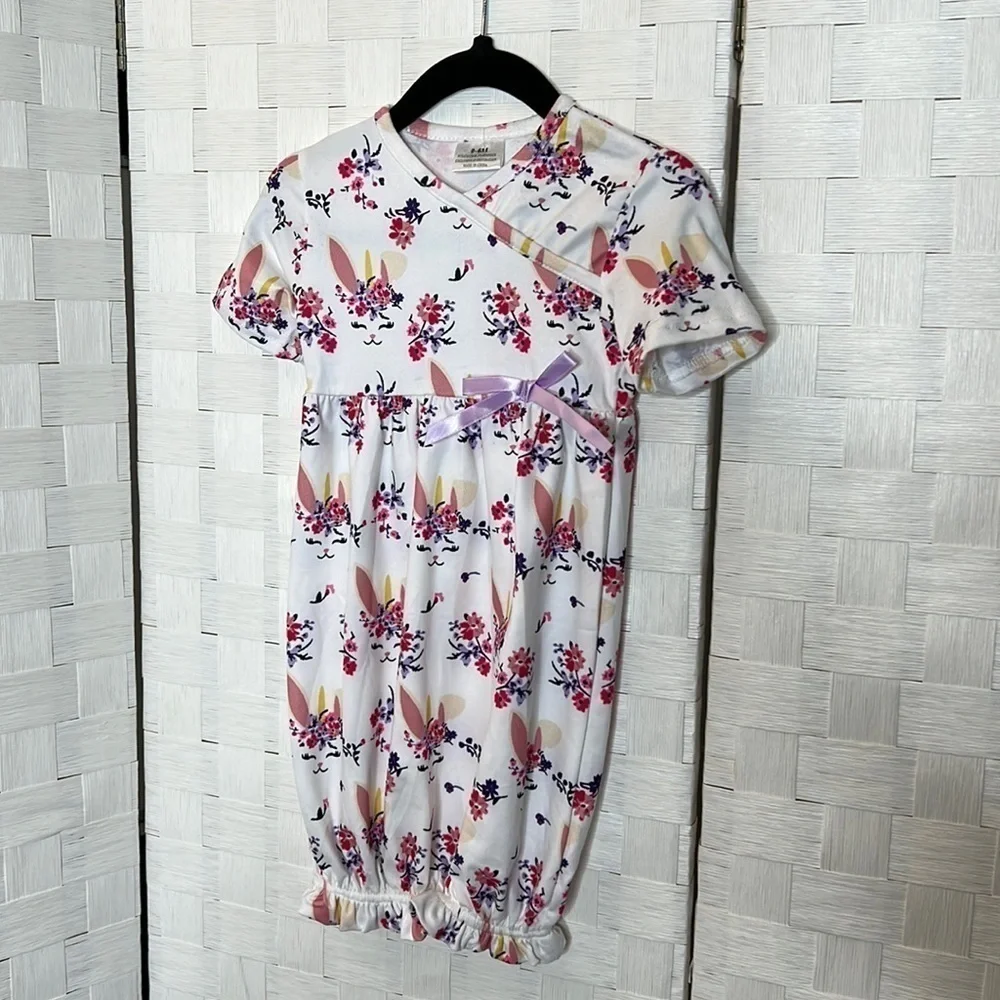 𝅺honeydew White floral baby romper